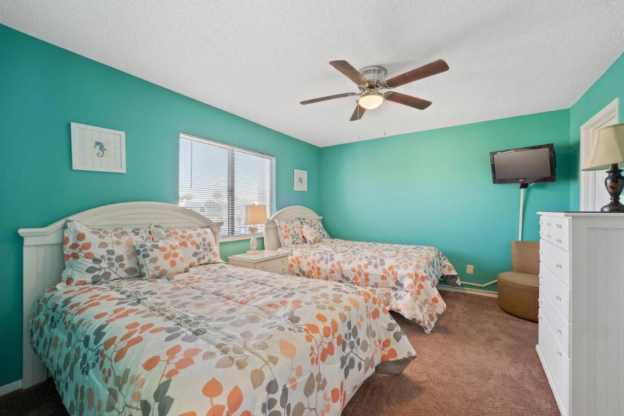 Commodore 205 * Panama City Beach